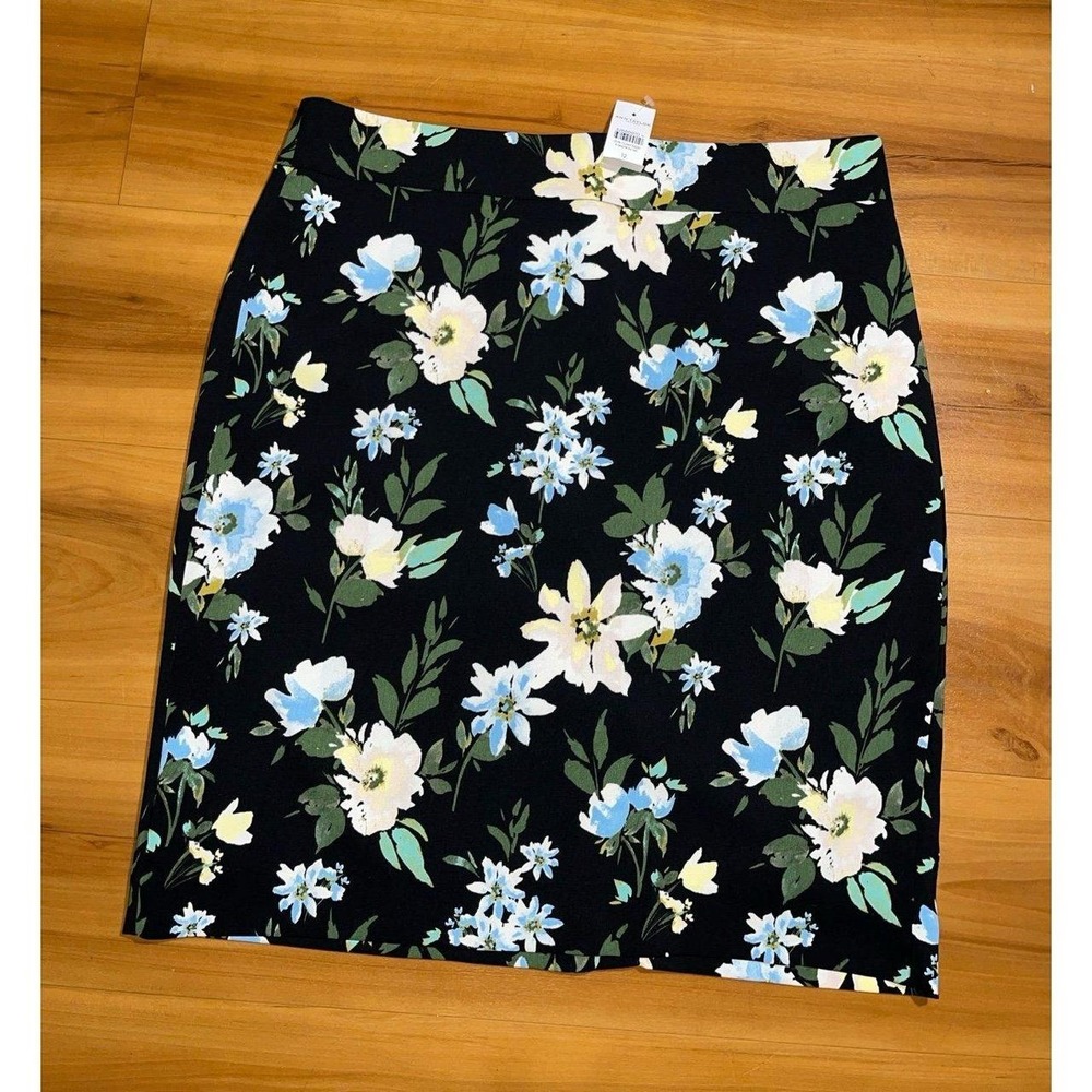 Womens NWT Ann Taylor Factory Floral Boho Lined Business Casual Pencil Skirt